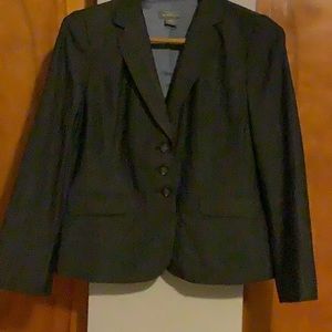 Ann Taylor separates. Jacket 10 P. Striped gray.